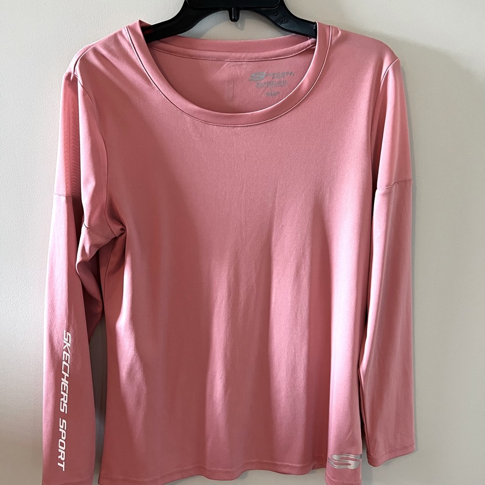 Sketchers Sport Athletic Shirt Size L in Dusk
